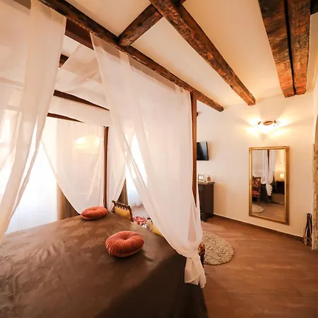 Luxury Contessa Vitali Konukevi 4*
