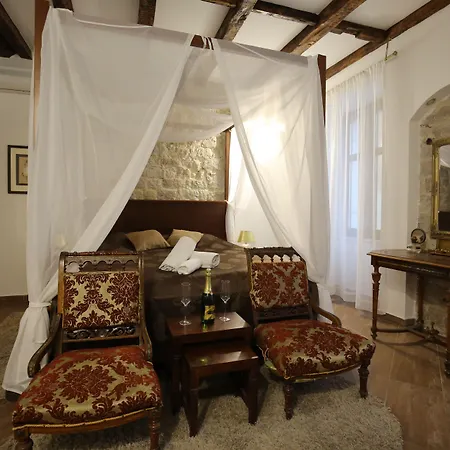 럭셔리 룸스 콘테사 비탈리 게스트하우스 자다르