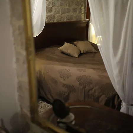 럭셔리 룸스 콘테사 비탈리 4*