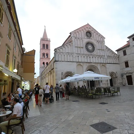 럭셔리 룸스 콘테사 비탈리 게스트하우스 4*