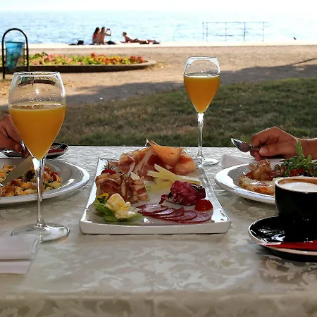 게스트하우스 럭셔리 룸스 콘테사 비탈리 4*