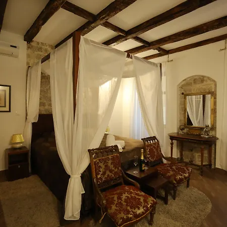 Luxury Contessa Vitali Affittacamere 4*