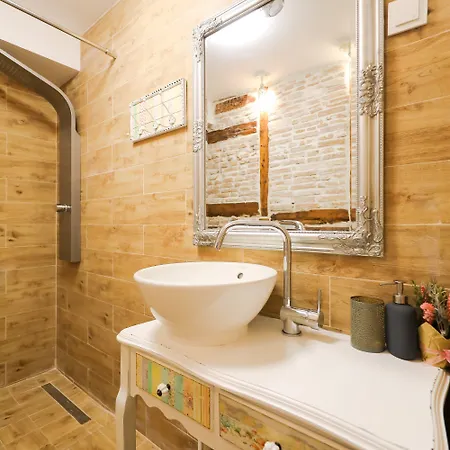 Luxury Contessa Vitali Гостьовий будинок Задар