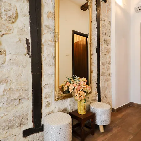 Luxury Contessa Vitali בית הארחה