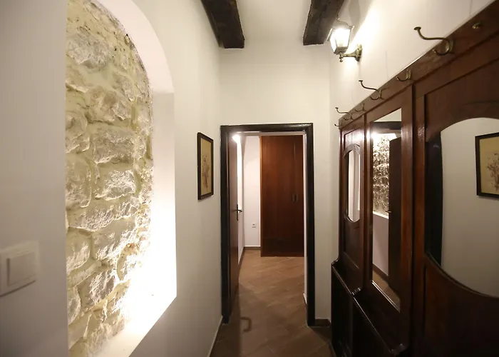 Luxury Contessa Vitali